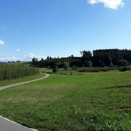 Апартаменты Schoene Einzimmer Zwischen Bodensee Und Allgaeu